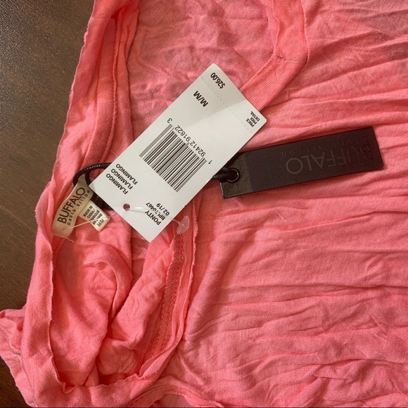 2/20$ 🛍 Buffalo Tissue Style Tank Medium - Picture 3 of 5